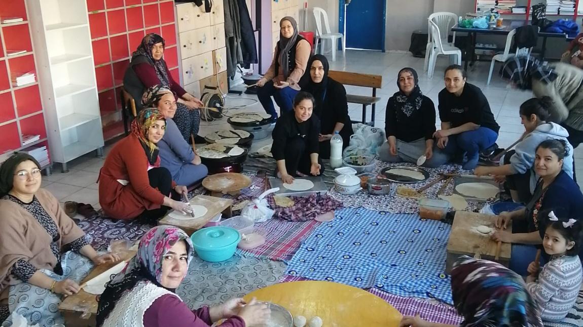 ÇEAŞ Sofulu İlkokulu'ndan Adana usulü Yerli Malı Haftası